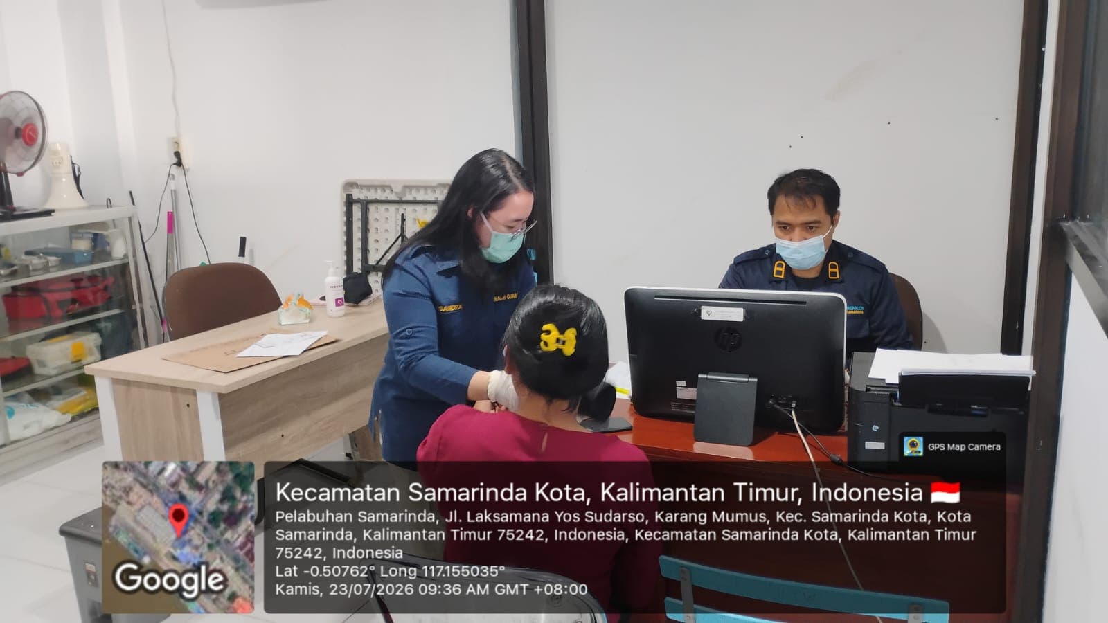 Pemeriksaan Calon Penumpang Kapal KM. Adhitya
