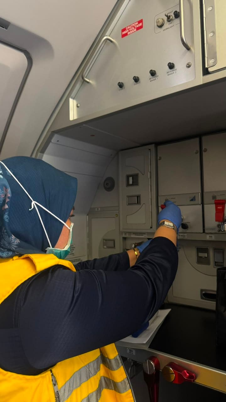Pemeriksaan Kualitas Air Bersih di Pesawat